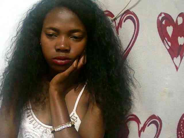 Modèle: Santatriniaina