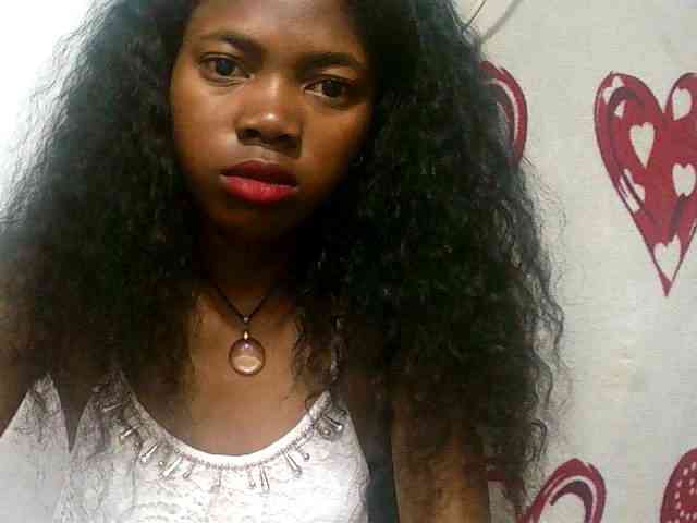 Modèle: Santatriniaina