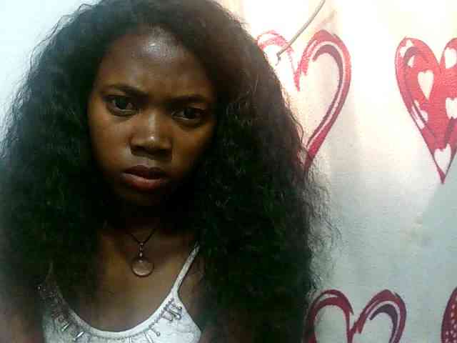 Modèle: Santatriniaina