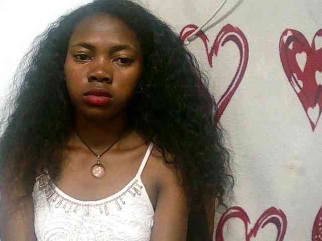 Modèle: Santatriniaina