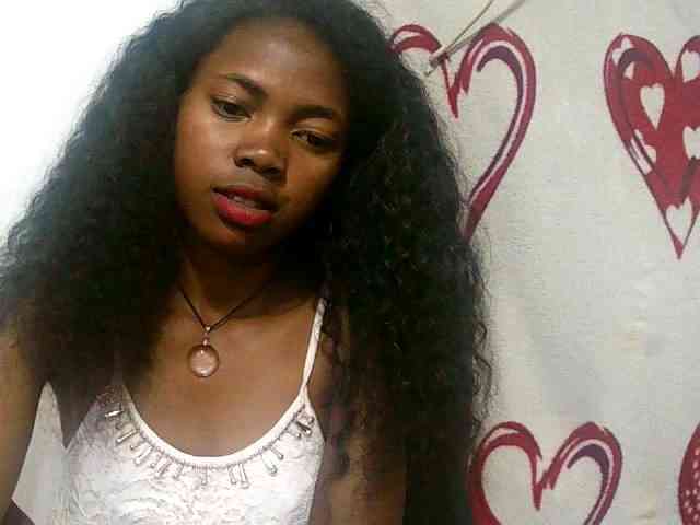 Modèle: Santatriniaina