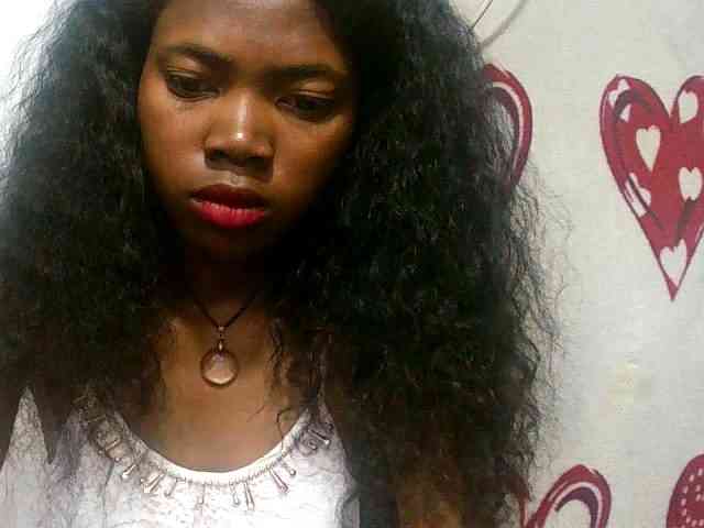 Modèle: Santatriniaina