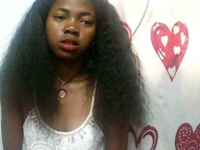 Modèle: Santatriniaina