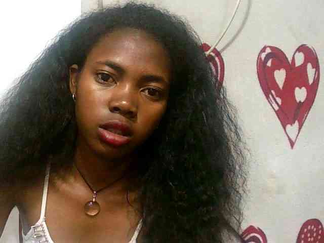 Modèle: Santatriniaina