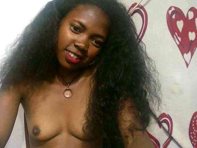 Modèle: Santatriniaina