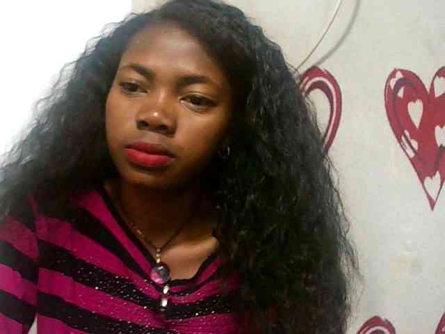 Modèle: Santatriniaina