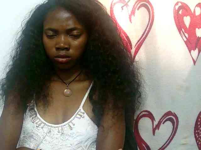 Modèle: Santatriniaina