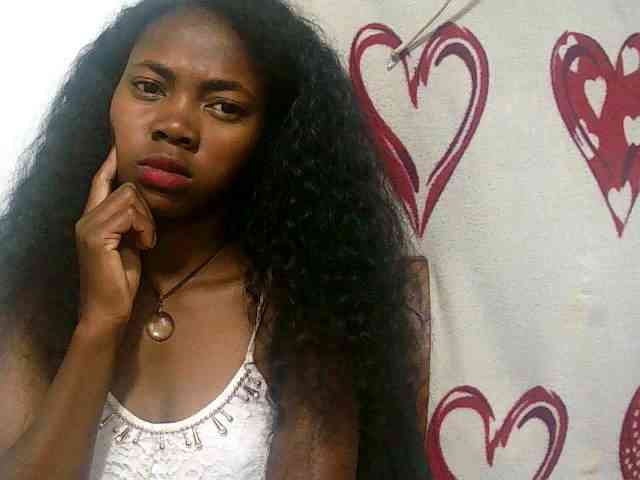 Modèle: Santatriniaina