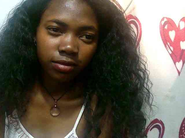 Modèle: Santatriniaina