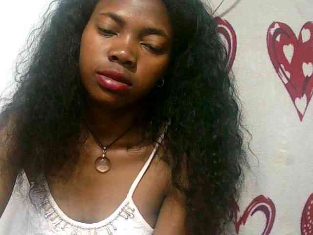 Modèle: Santatriniaina