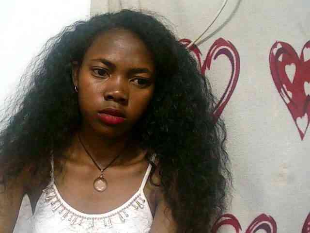 Modèle: Santatriniaina