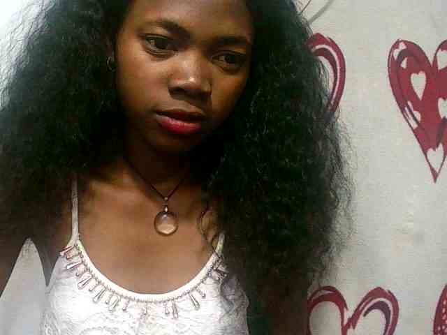 Modèle: Santatriniaina