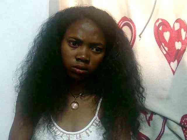 Modèle: Santatriniaina