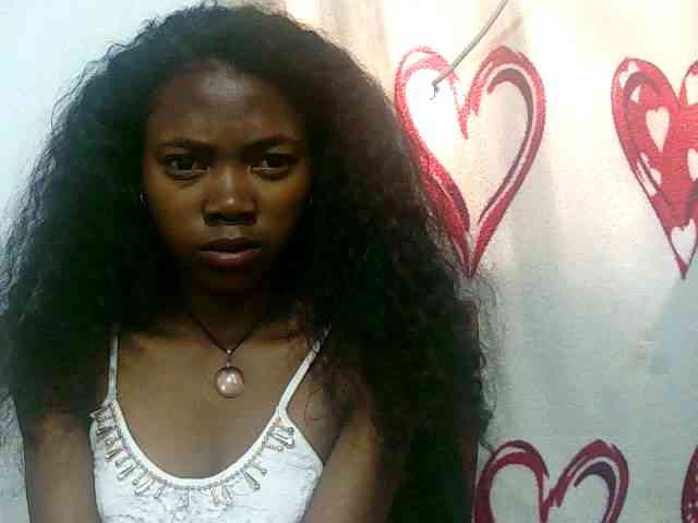 Modèle: Santatriniaina