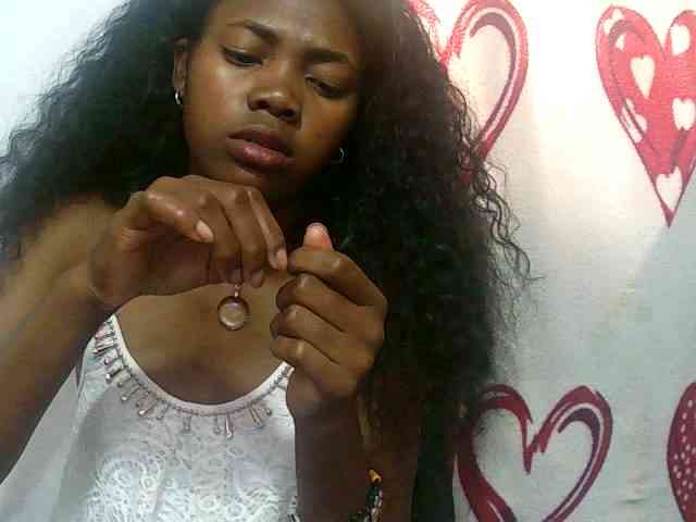 Modèle: Santatriniaina