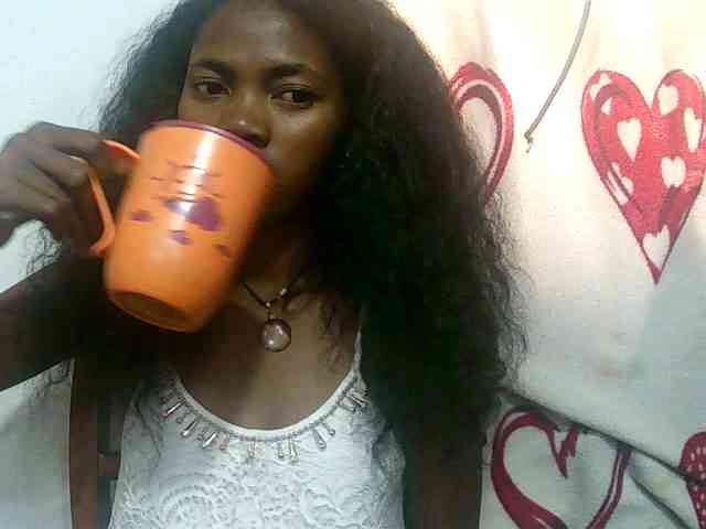 Modèle: Santatriniaina