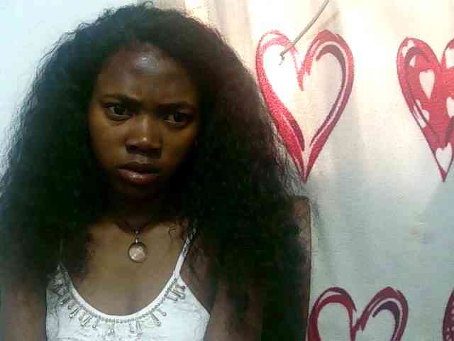 Modèle: Santatriniaina