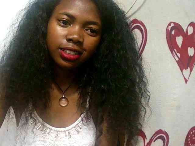 Modèle: Santatriniaina