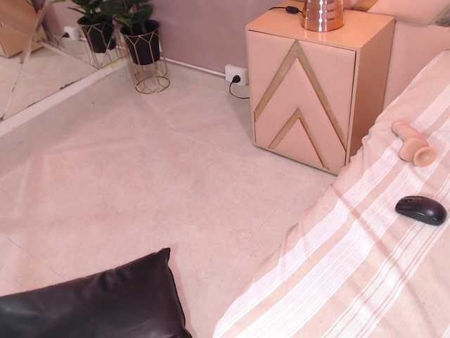 NicolSanders