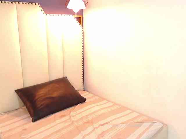 NicolSanders webcam