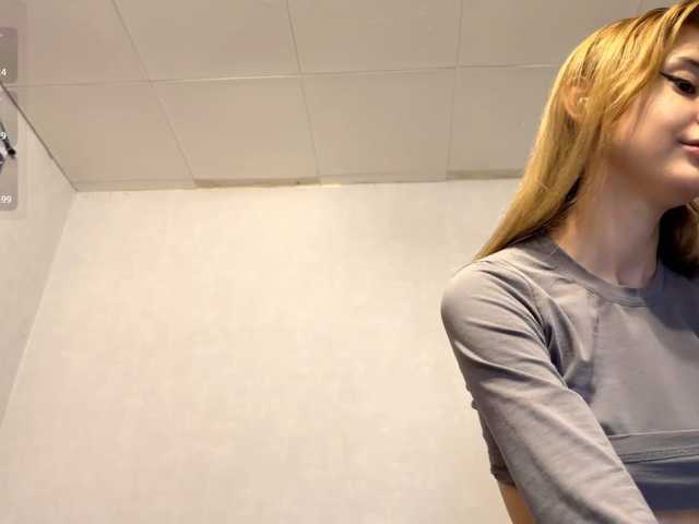 LynettaWiechman live cam on BongaCams