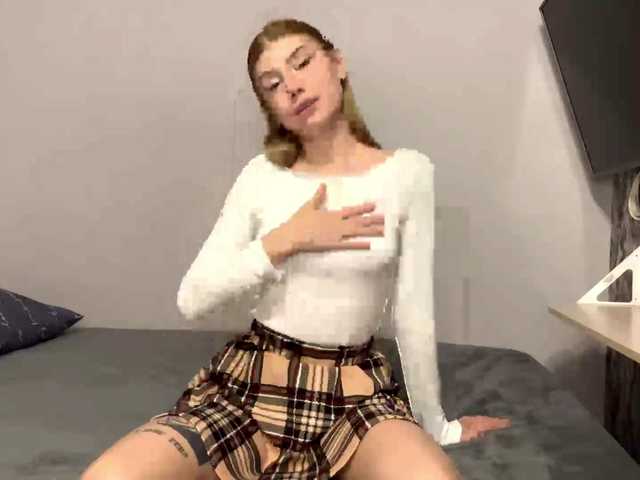 LynettaWiechman live cam on BongaCams