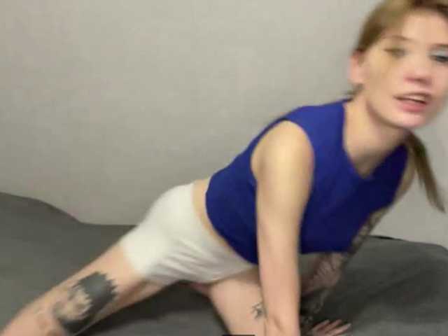 LynettaWiechman live cam on BongaCams