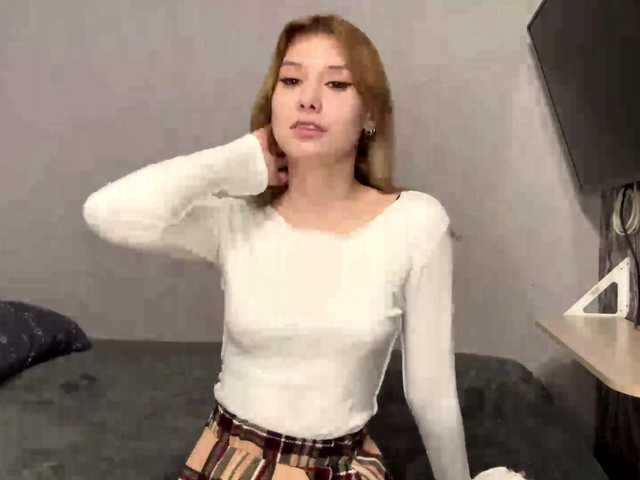 LynettaWiechman live webcam show