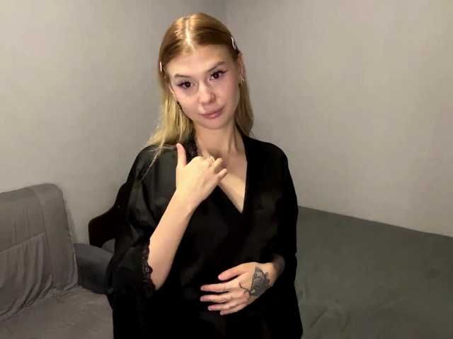LynettaWiechman live cam on BongaCams
