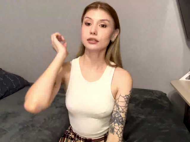LynettaWiechman live cam on BongaCams