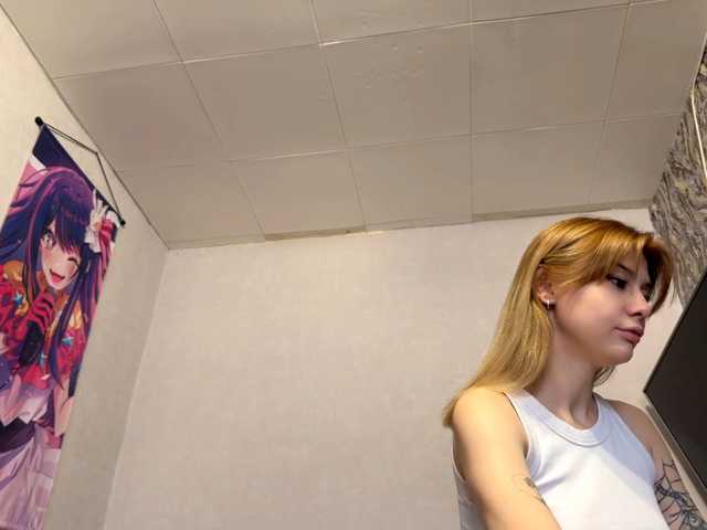 LynettaWiechman live cam on BongaCams