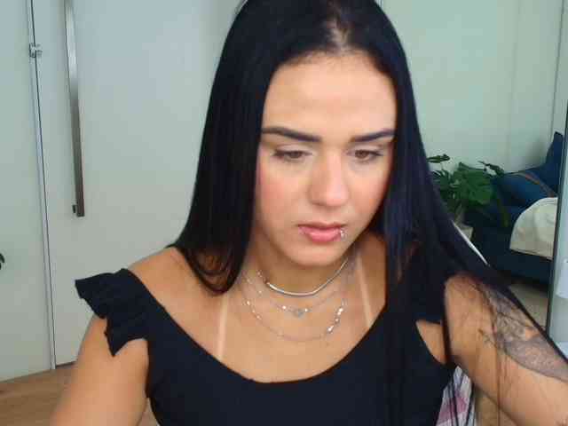 Modelo: Brenda-Moore