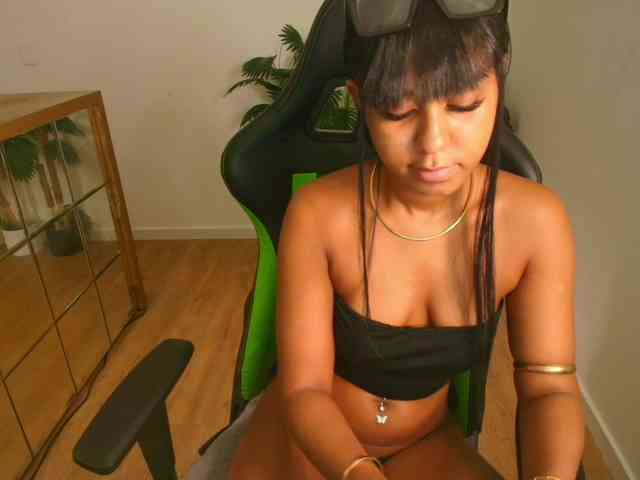 Susan-Backer webcam