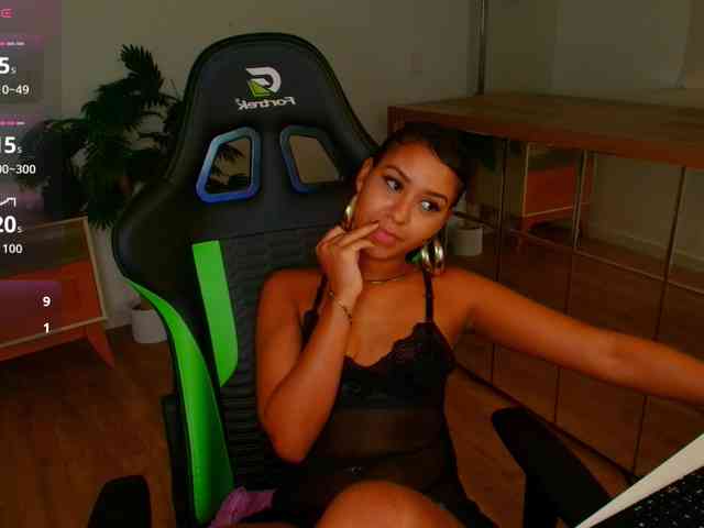 Susan-Backer webcam