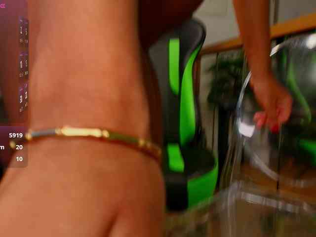 Susan-Backer webcam