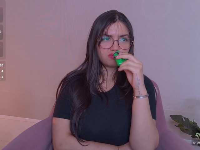 VioletGrey live cam on BongaCams