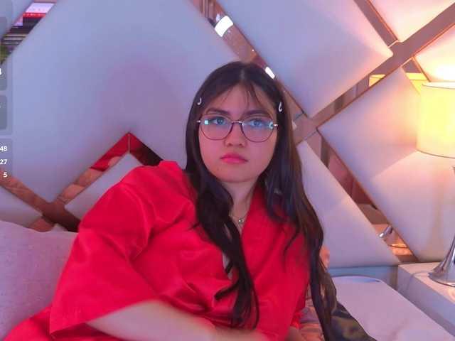 VioletGrey live cam on BongaCams