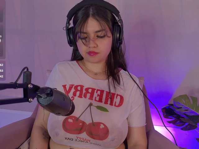 VioletGrey live cam on BongaCams