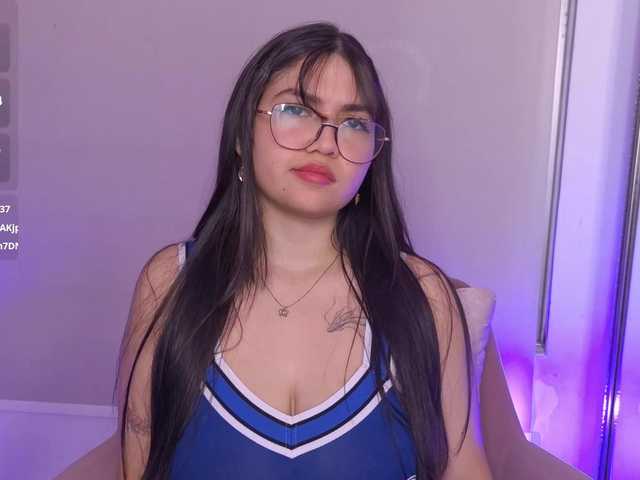 VioletGrey live cam on BongaCams