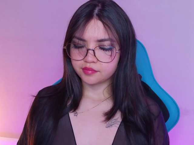 VioletGrey live cam on BongaCams