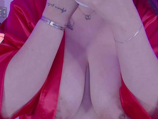 VioletGrey live cam on BongaCams