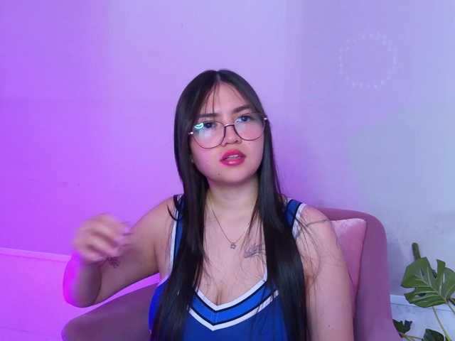 VioletGrey live cam on BongaCams