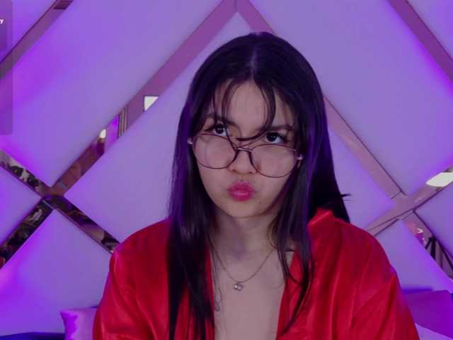 VioletGrey live cam on BongaCams