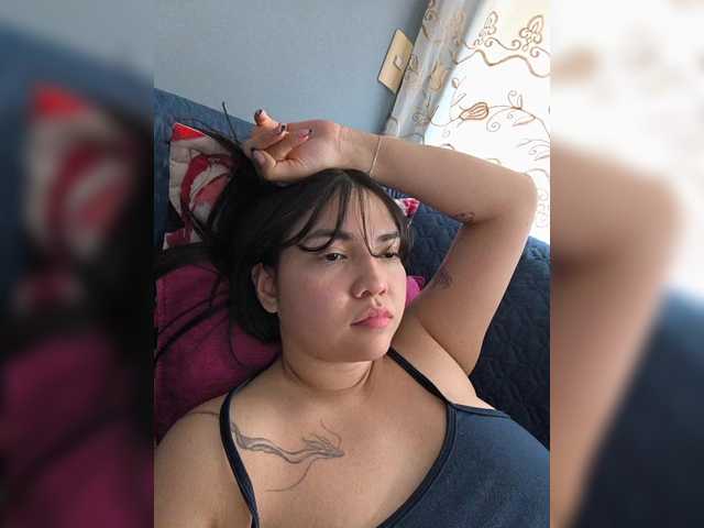 VioletGrey live cam on BongaCams