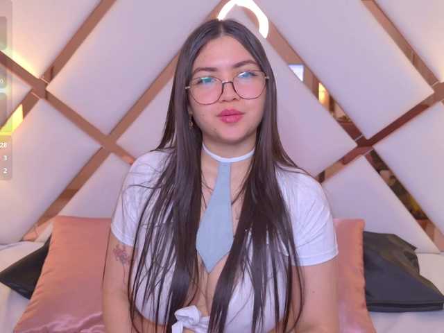 VioletGrey live cam on BongaCams