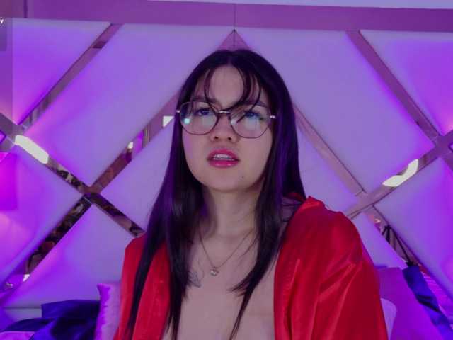 VioletGrey live cam on BongaCams