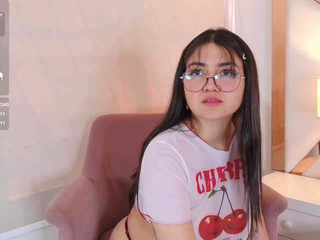 VioletGrey live cam on BongaCams
