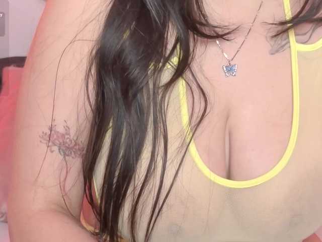 VioletGrey live cam on BongaCams