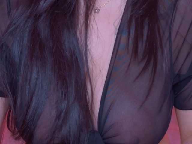 VioletGrey live cam on BongaCams