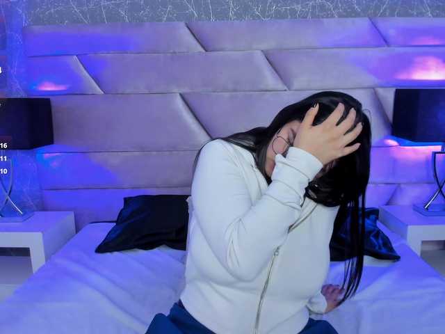 VioletGrey live cam on BongaCams